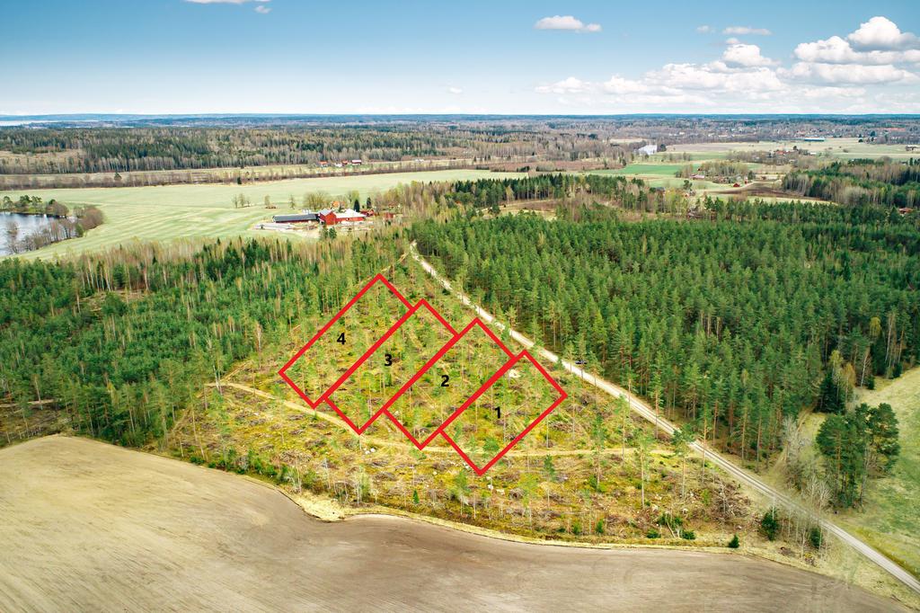 Ungefärlig bild av tomtgränser, notera att tomtgräns kommer att löpa längs med grusväg nedanför