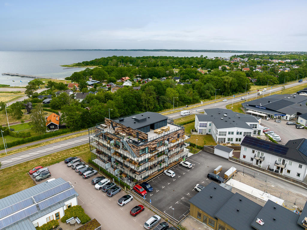 Höghöjdsbild över Brf Utsikten och dess omgivning.