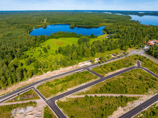 Naturskönt belägna tomter intill sjön Maren!