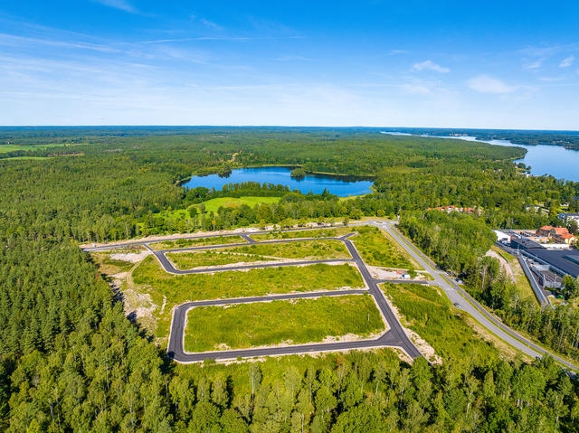 Naturskönt belägna tomter intill sjön Maren!