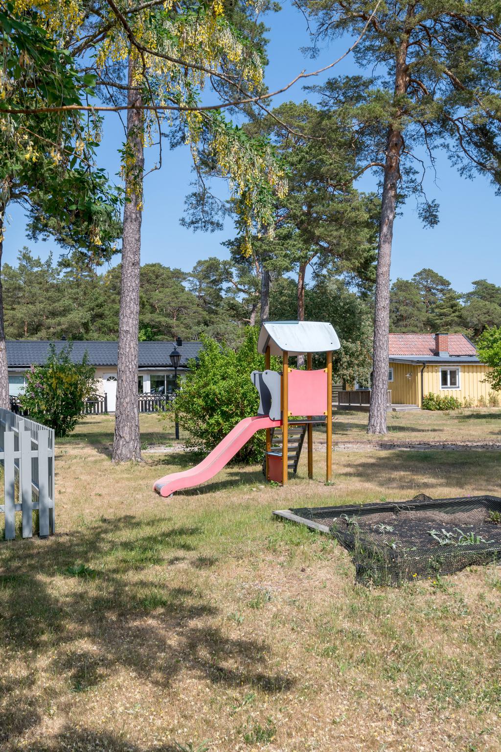 Många gemensamma ytor i föreningen som man får nyttja