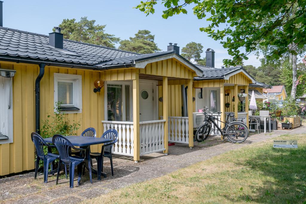 Entré med plats för utemöbel