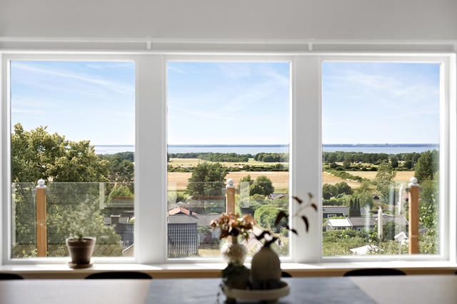 Vyer över odlingslandskap & Kalmarsund