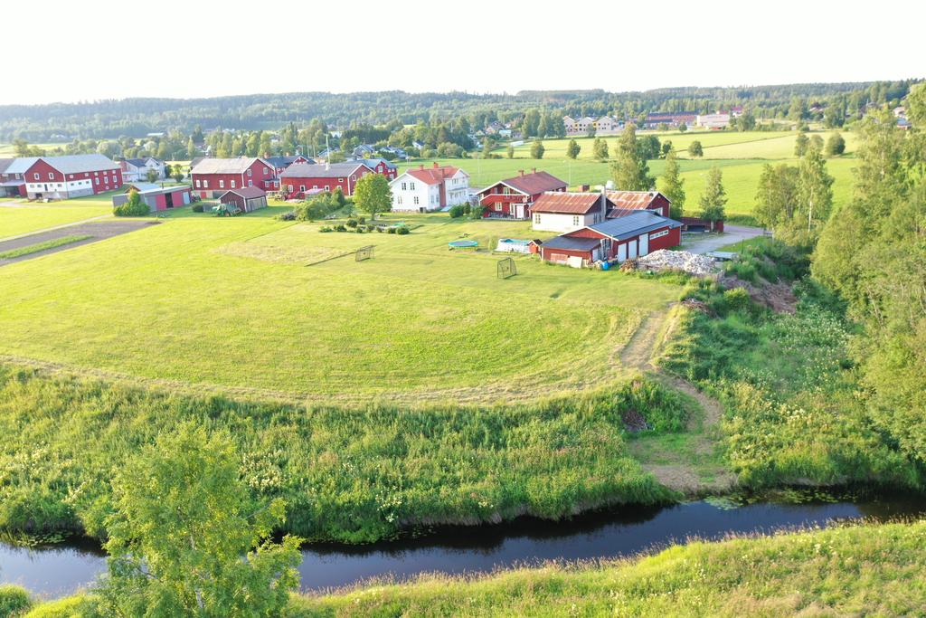 Fantastisk naturläge med gångavstånd till Gnarps närservice, skolor, förskolor och kommunikationer via buss och tåg.