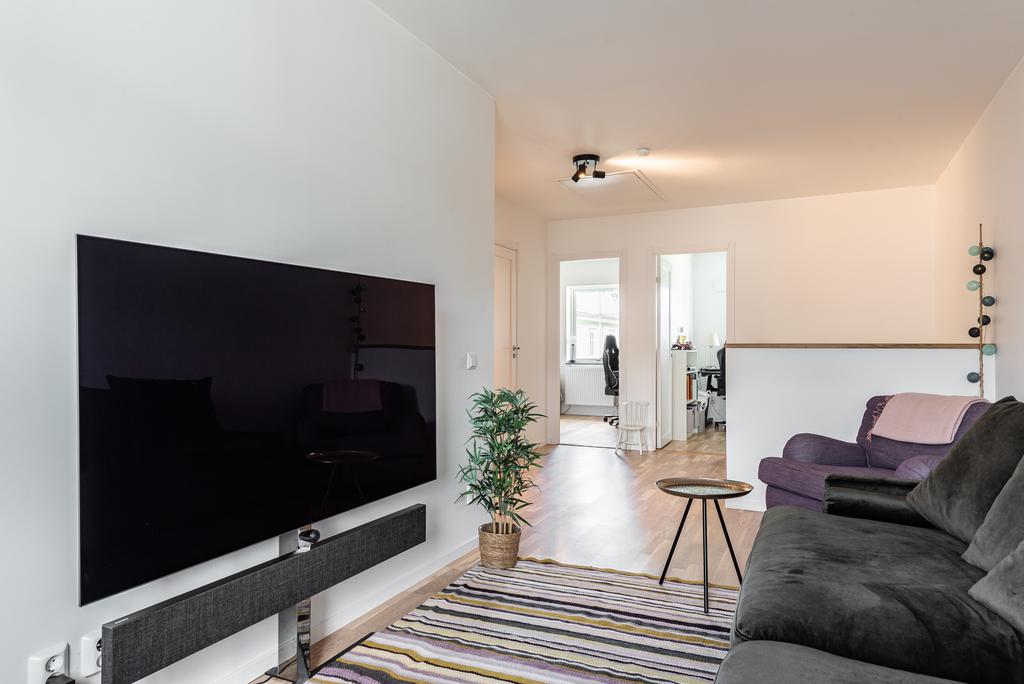Mysigt tv-rum på övre plan!