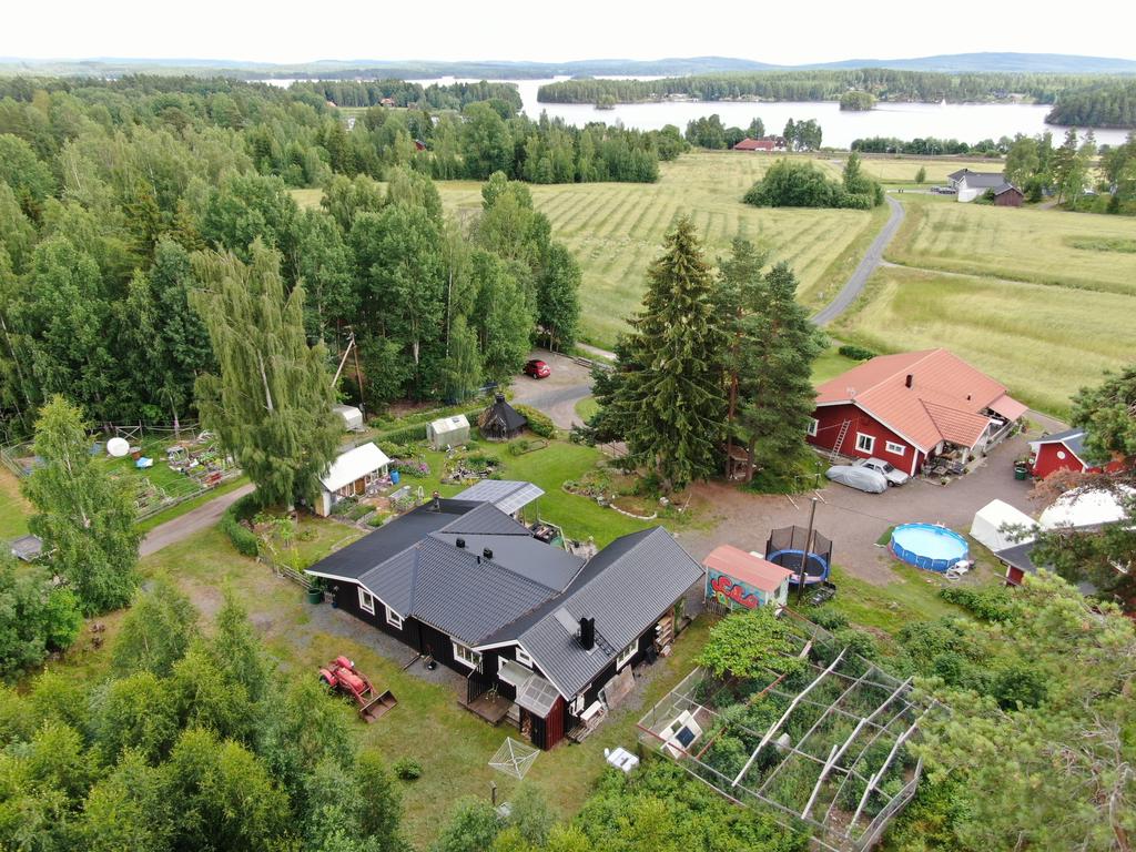 Stort hus med lantligt läge!