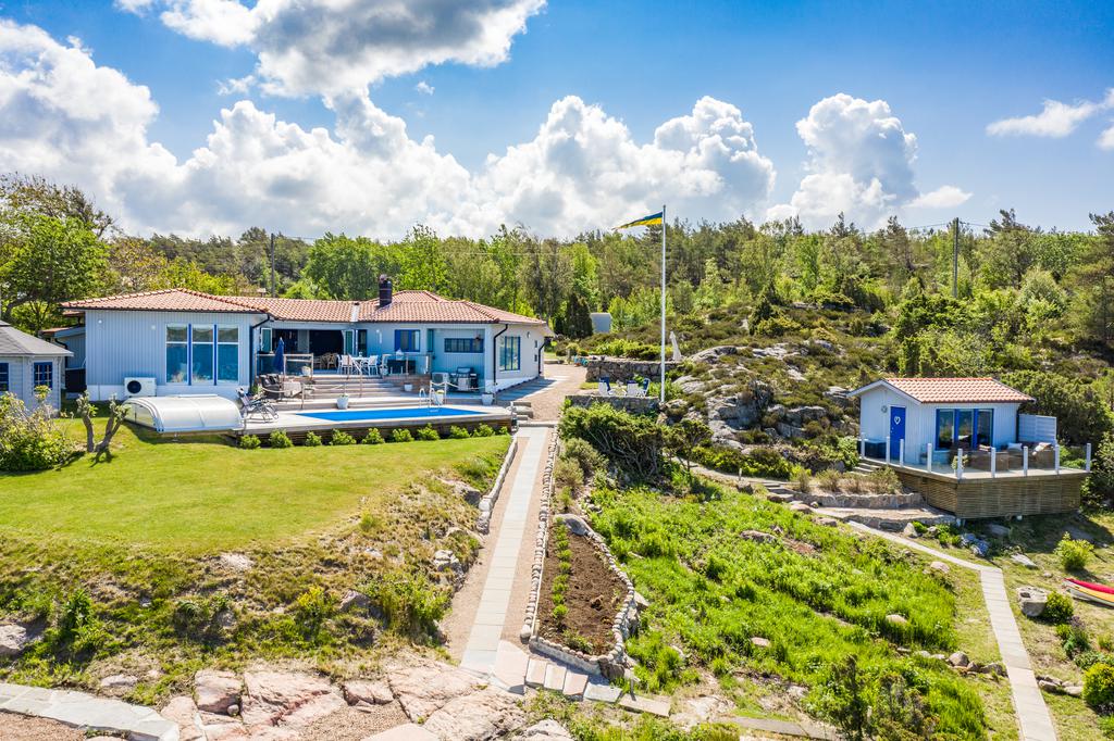 Grillkåta, huvudbyggnad och gäststuga