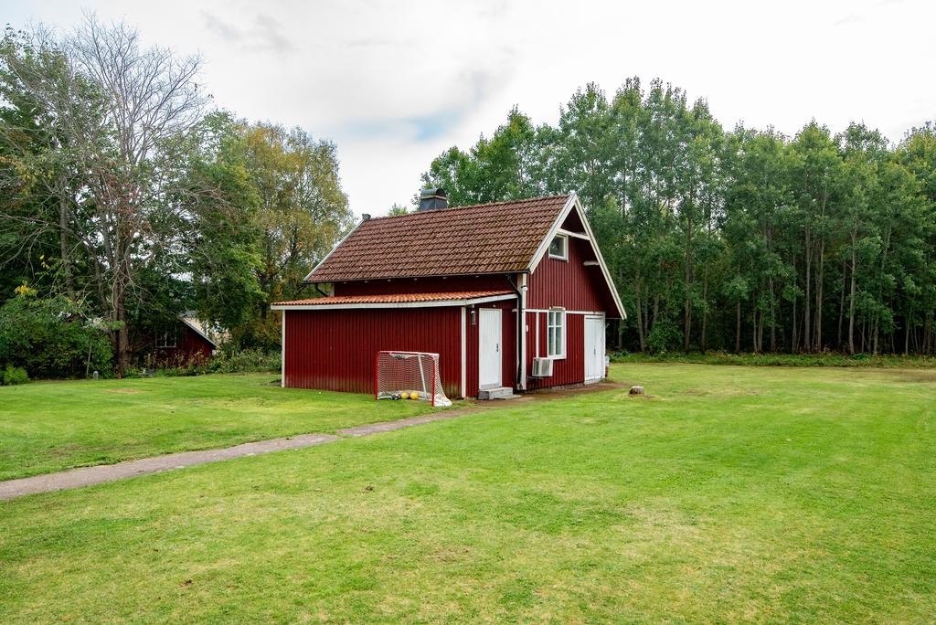 Uthus vilket fungerar som ett större förråd