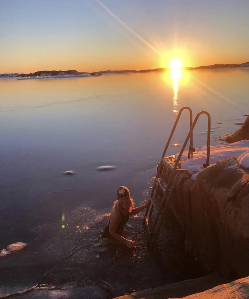 Även vintertid lockas många till bad nere vid Frupallen