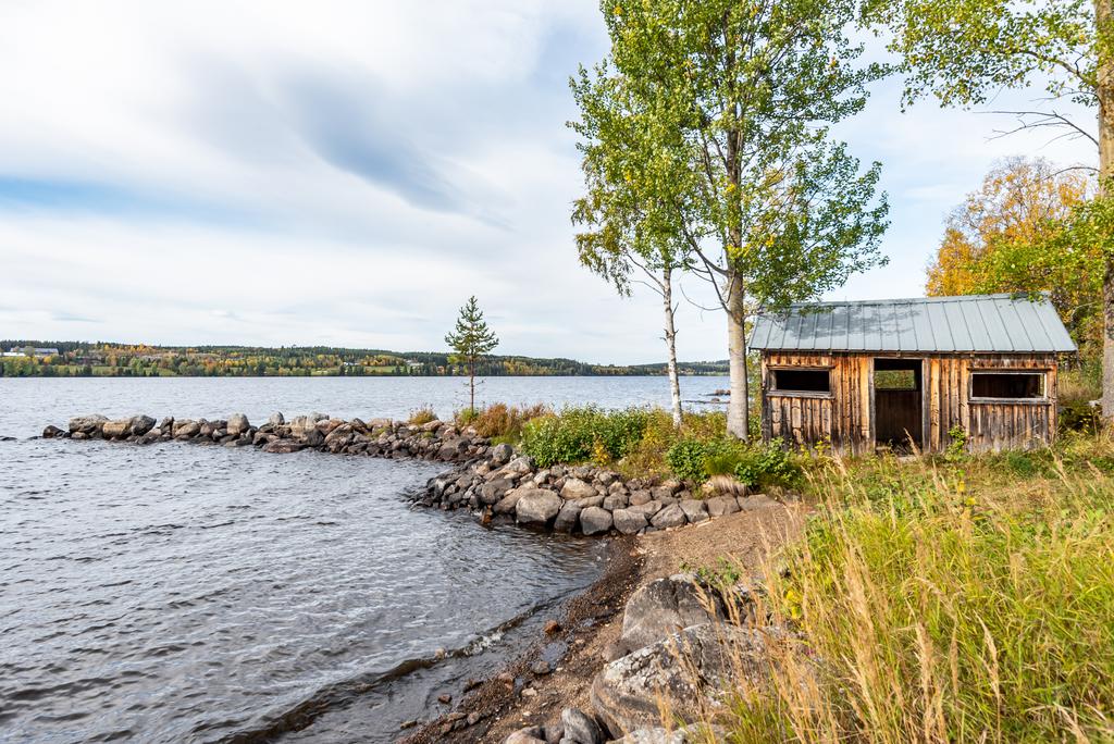 Vindskydd förlänger kvällarna vid vattnet