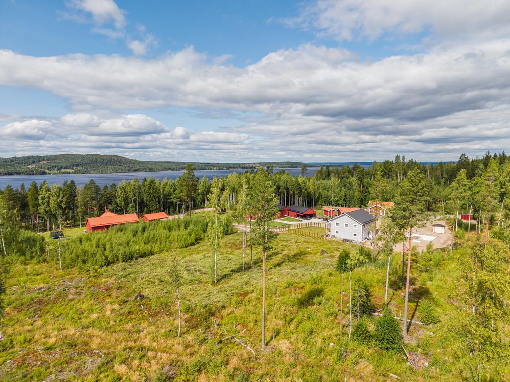 Hjortnäsheden och Stenbacken är ett mycket trevligt område med gångavstånd till sjön Siljan