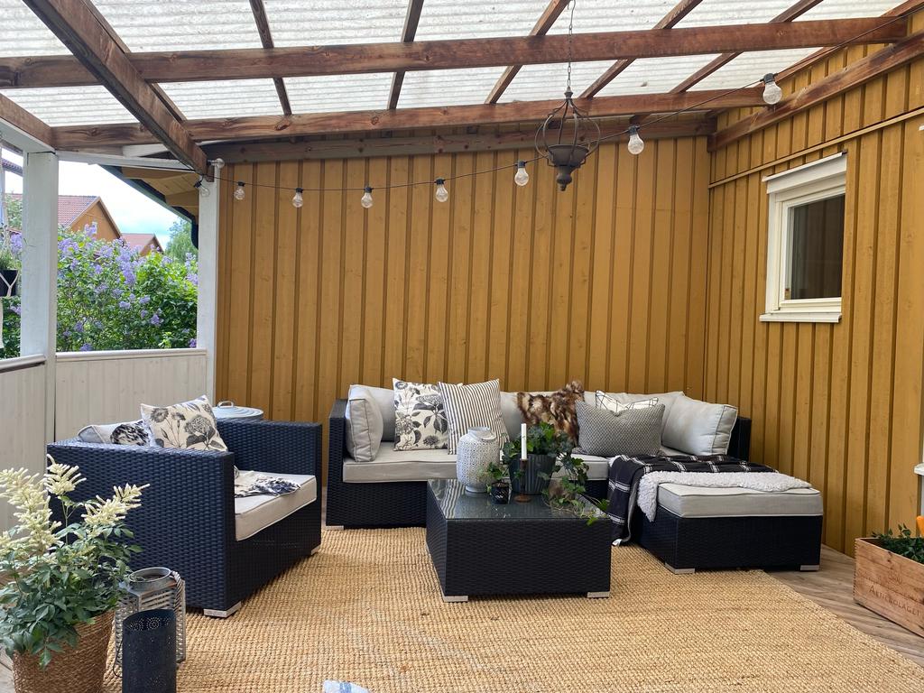 Mysig sittplats under tak