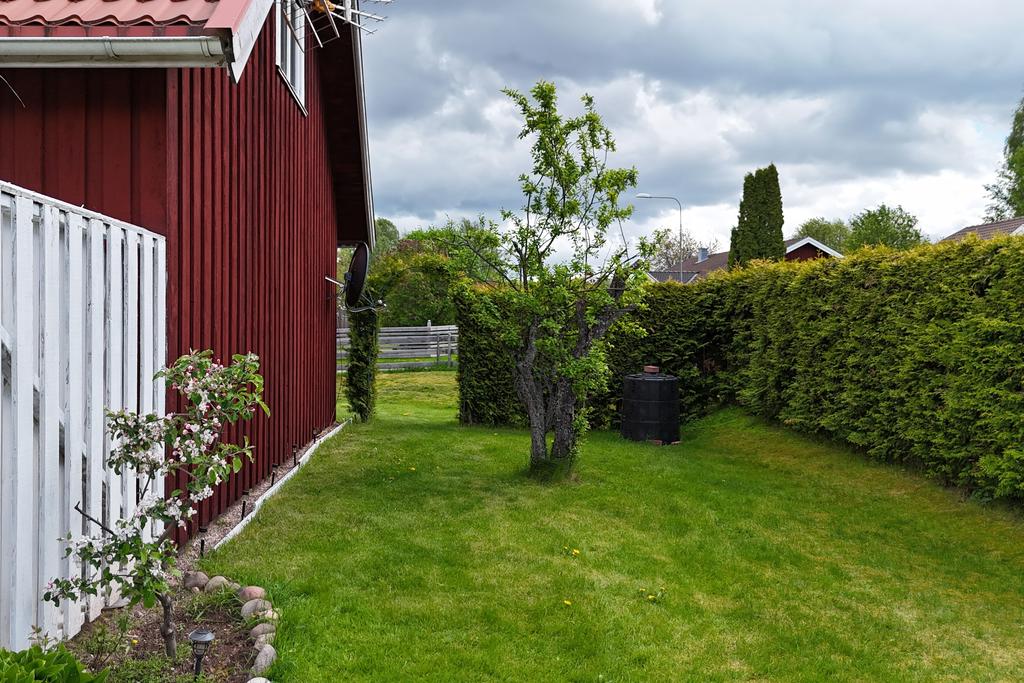 Mysig ingång till husets baksida!