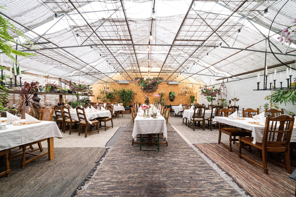 Restaurangdel i växthuset
