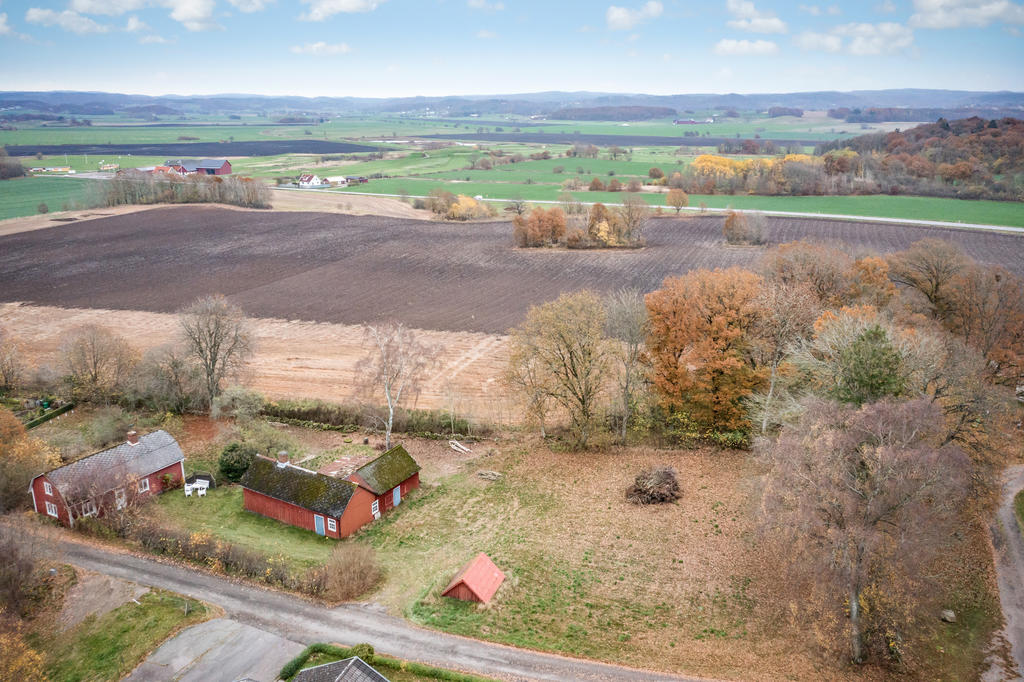 Lantligt läge nära stan!