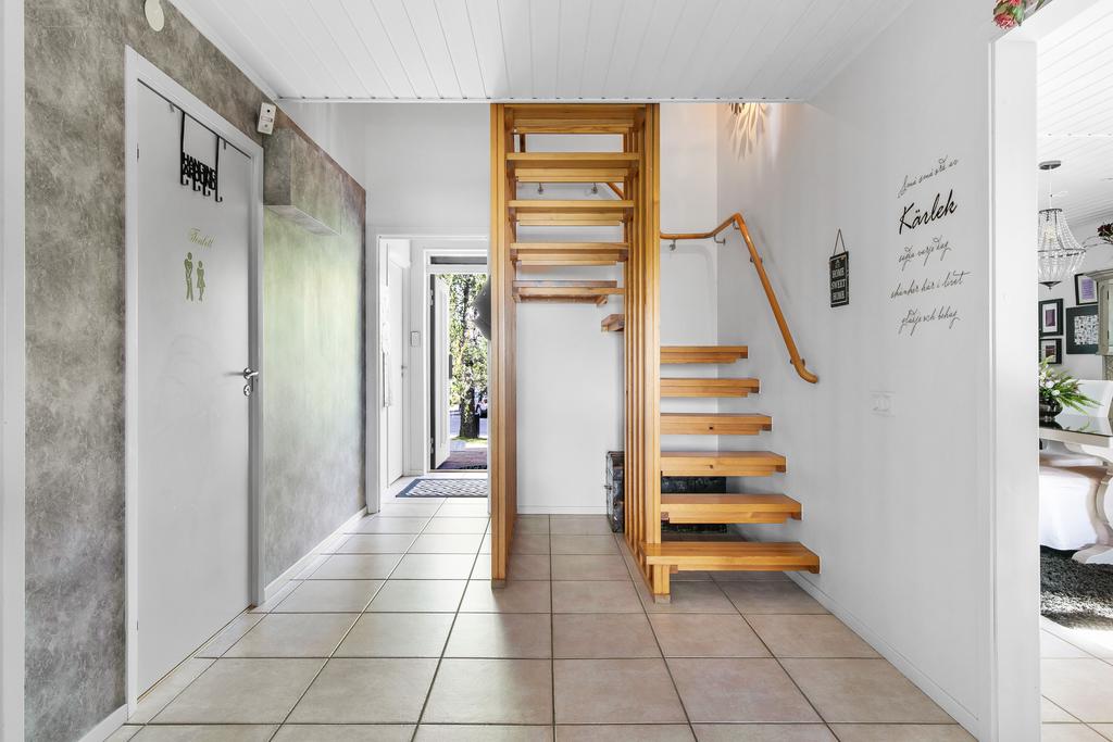 Trappa till övre plan