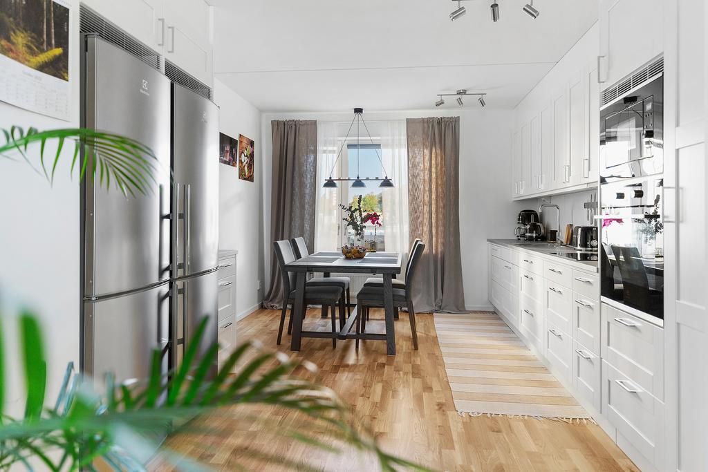 Plats för matbord finns för 6-8 personer