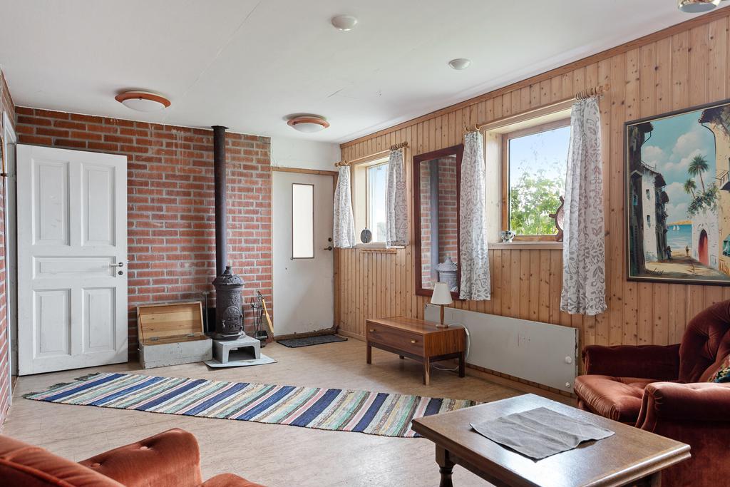 Allrum med egen ingång och kamin