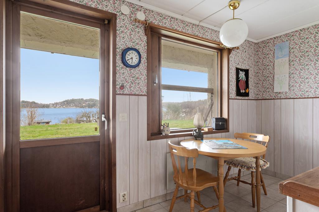 Kök/Matplats med utgång till uteplats.