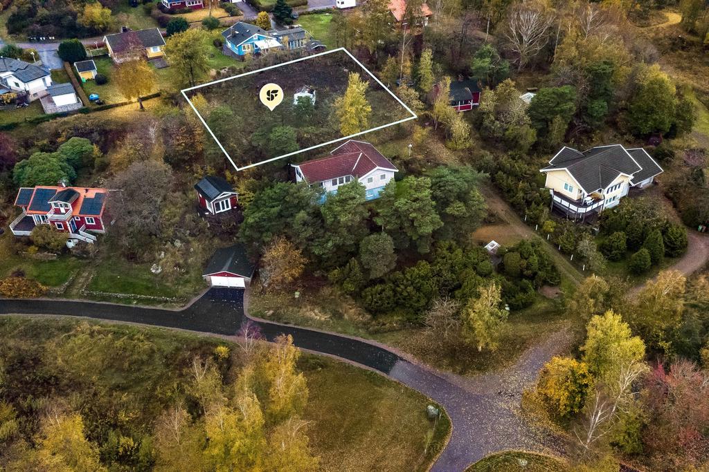 Bygg ditt drömhus från VarbergsHus! 

Ungefärlig tilltänkt fastighetsgräns är inringad. 