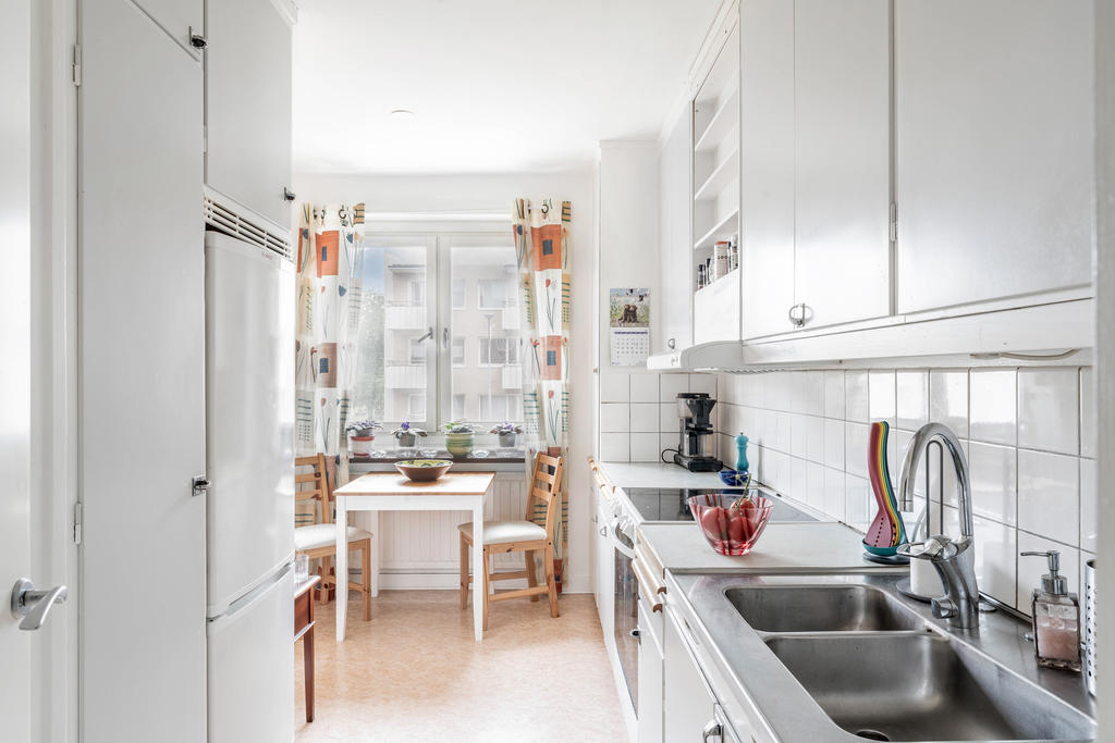 Kök med plats för matgrupp