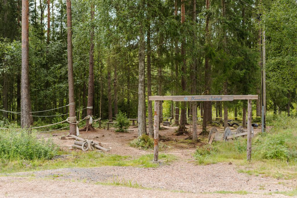 Aktivitetsområdet Kinnaströms sportklubb med flera spår i skogen, utegym samt aktiviteter.