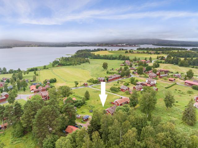 Välkommen till byn Rönnäs vackert beläget vid sjön Insjön.