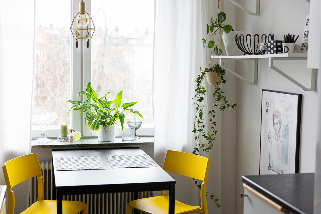 Kök med plats för mindre matgrupp