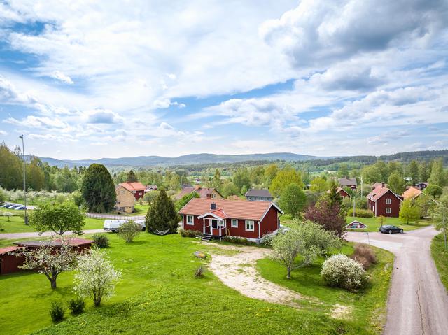 Välkommen till en nyrenoverad familjevilla i Siljansnäs!