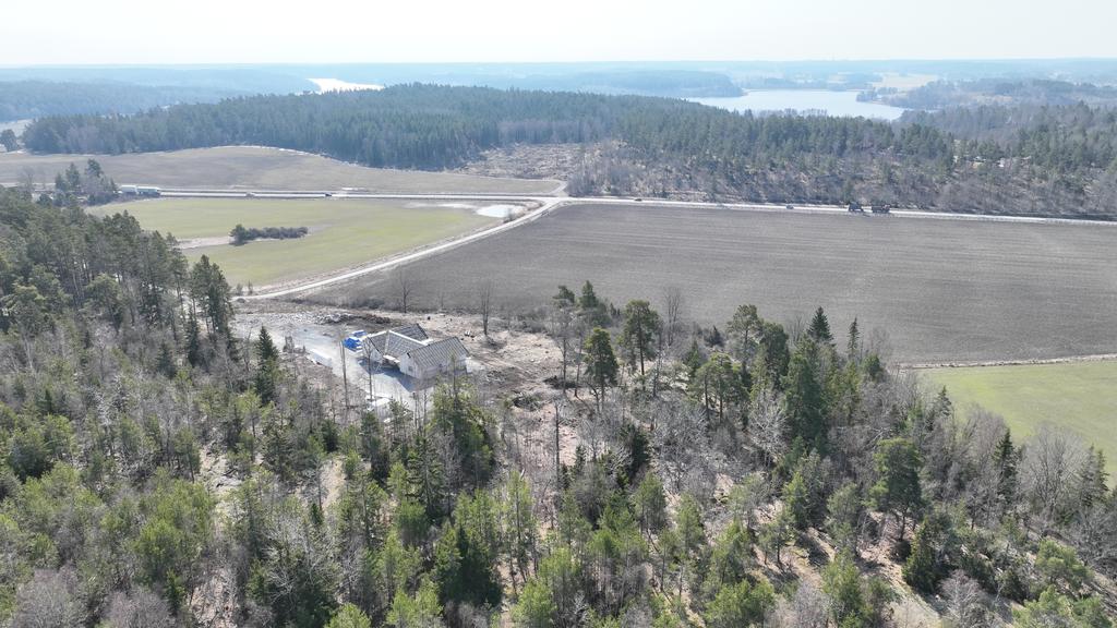 Drönarbild (huset står på tomt 2)