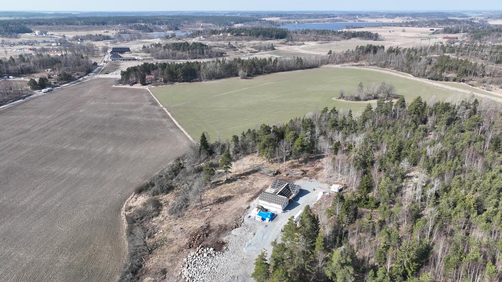 Drönarbild (huset står på tomt 2)