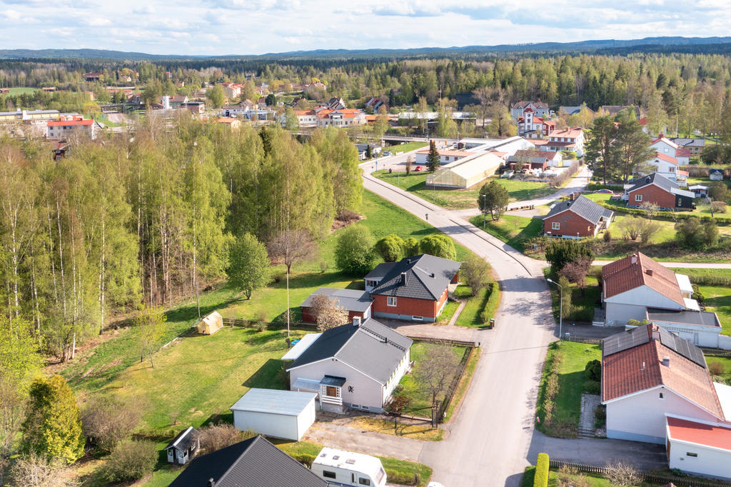 Vy mot söder, in mot Alfta. 