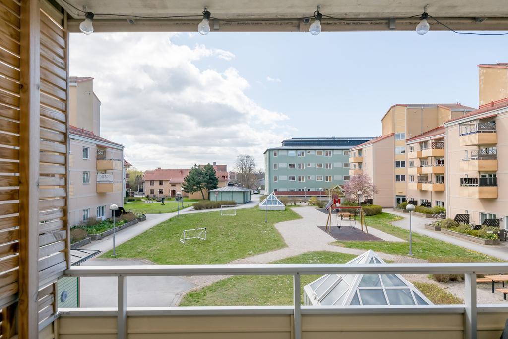 Balkong i söder med utsikt mot innergård