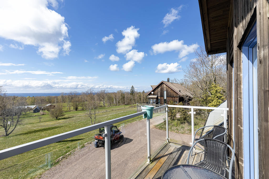 Utsikt ifrån bostad ovanför garaget