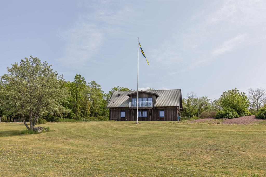Garage med bostad på övre plan