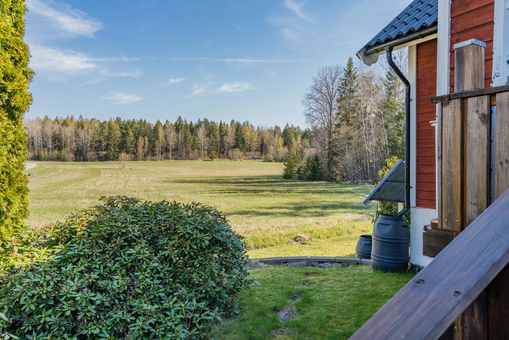 Fastighet på hörntomt i Skeppsvik