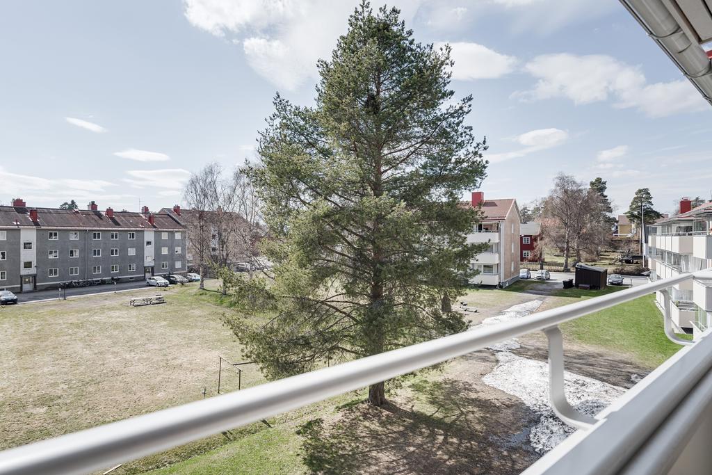 Utsikt över innergården från balkongen