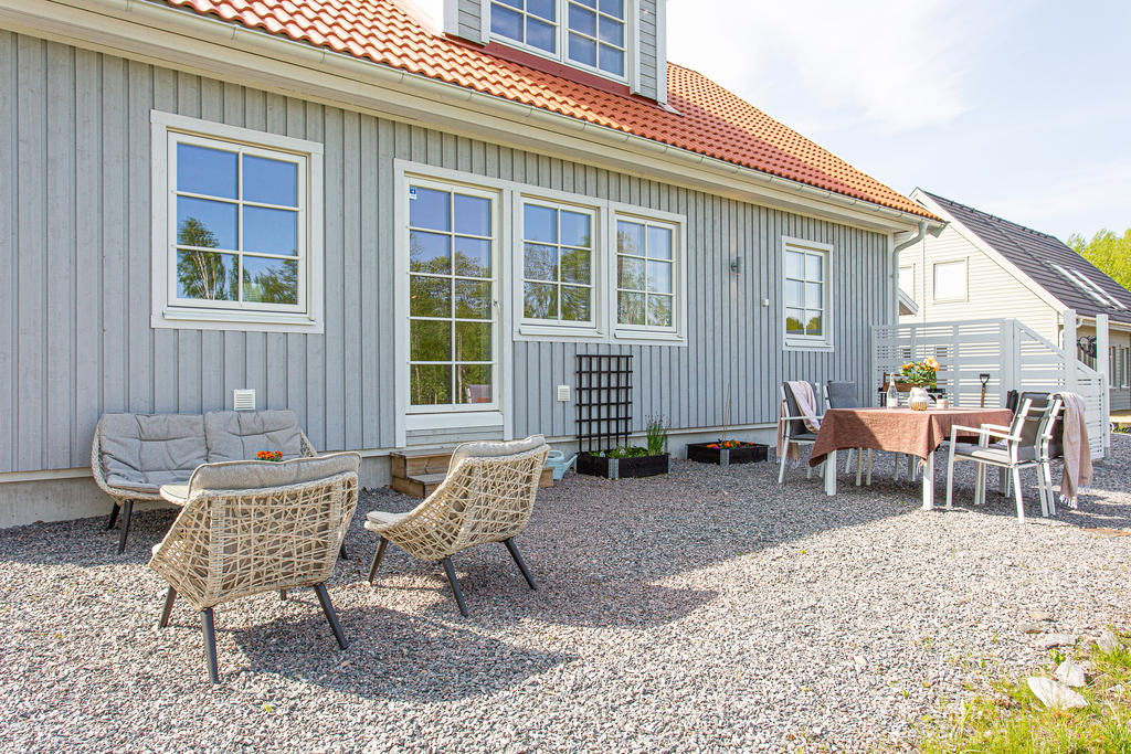 Uteplats på baksidan av huset