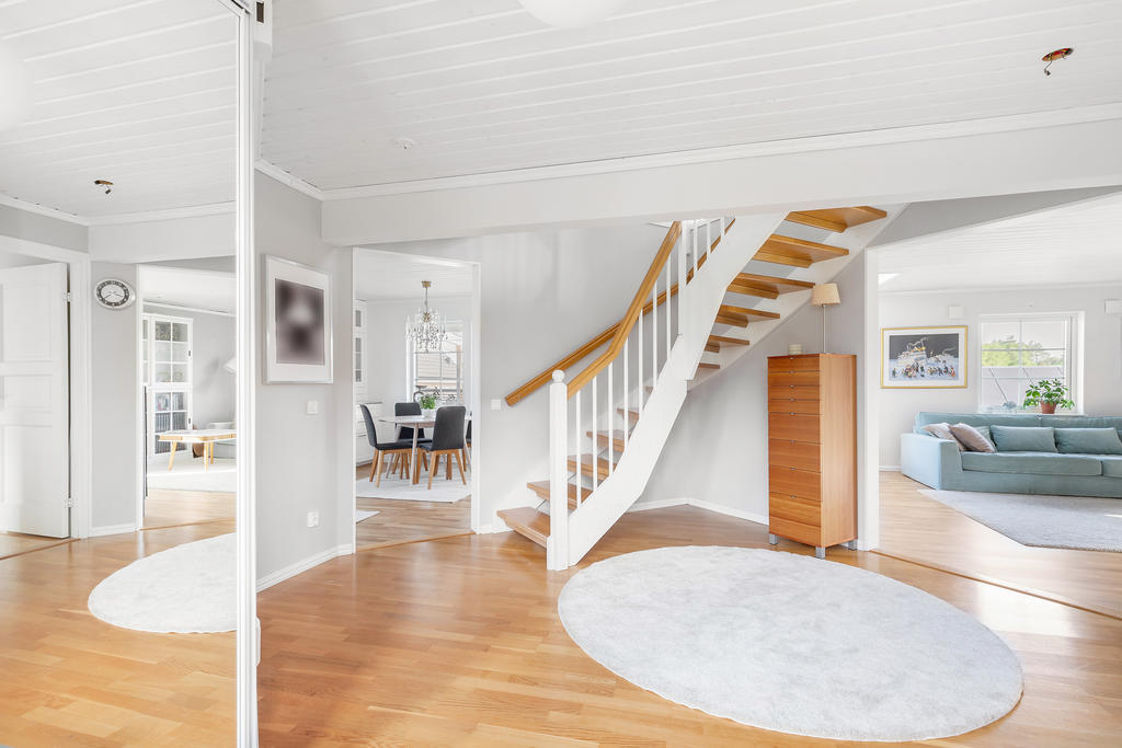 Luftig och välkomnande hall