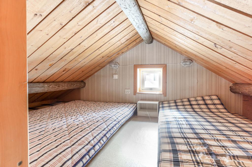Loftdel gäststuga 1