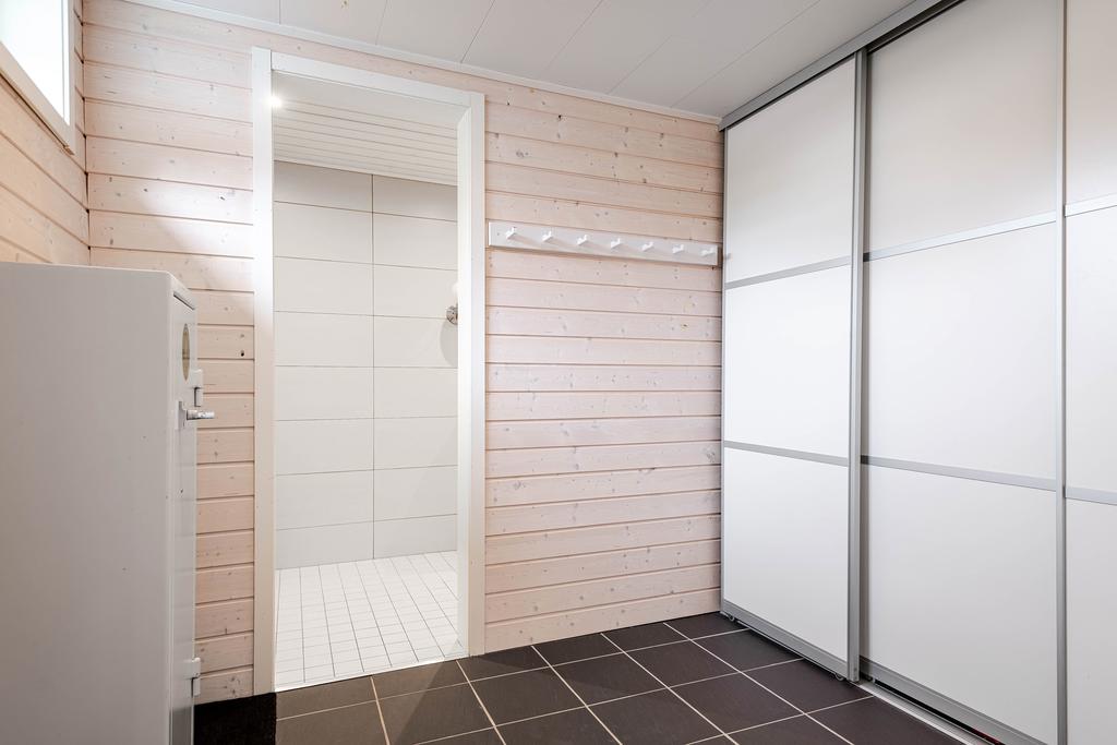 Passage till badrum i uthyrningsdel