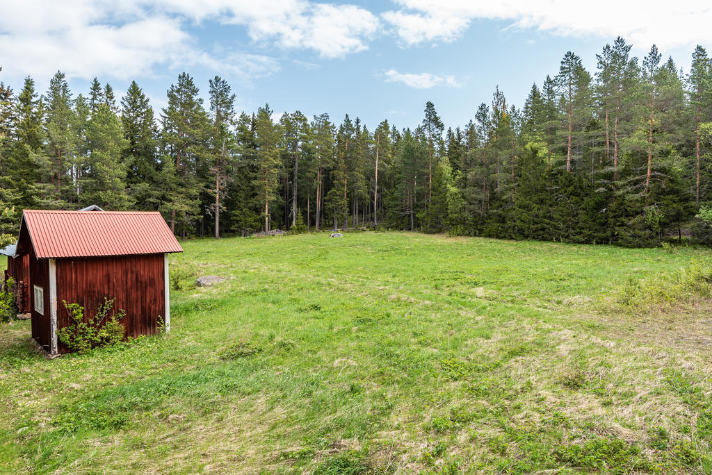 Så här ser tomten ut idag.