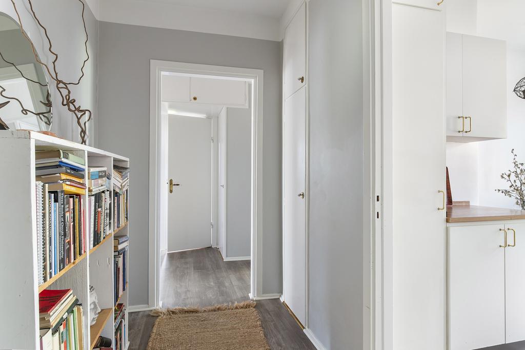 Hall med goda förvaringsutrymmen