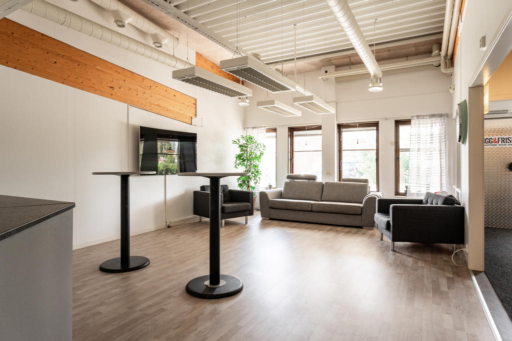 Gymmets lounge.