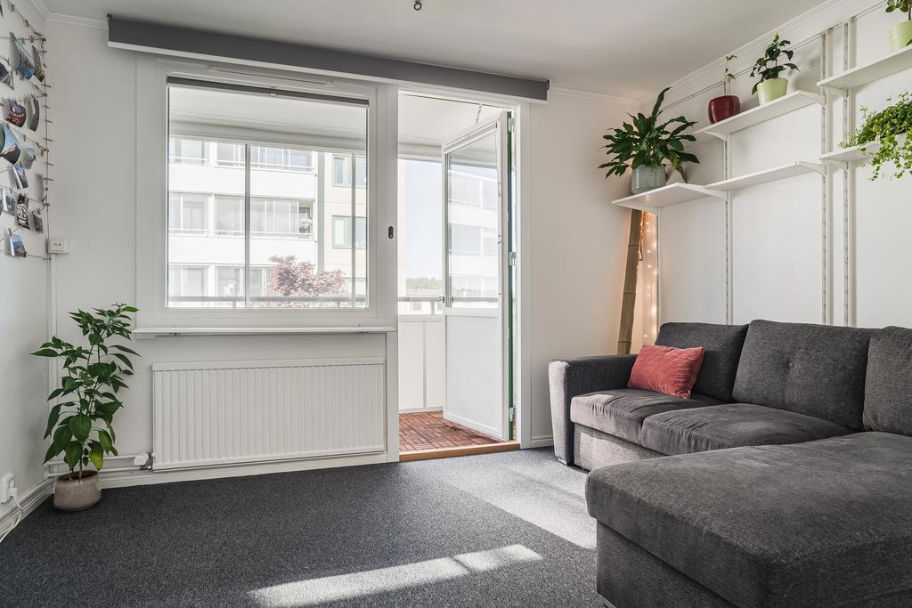 Sovrum med utgång till balkongen