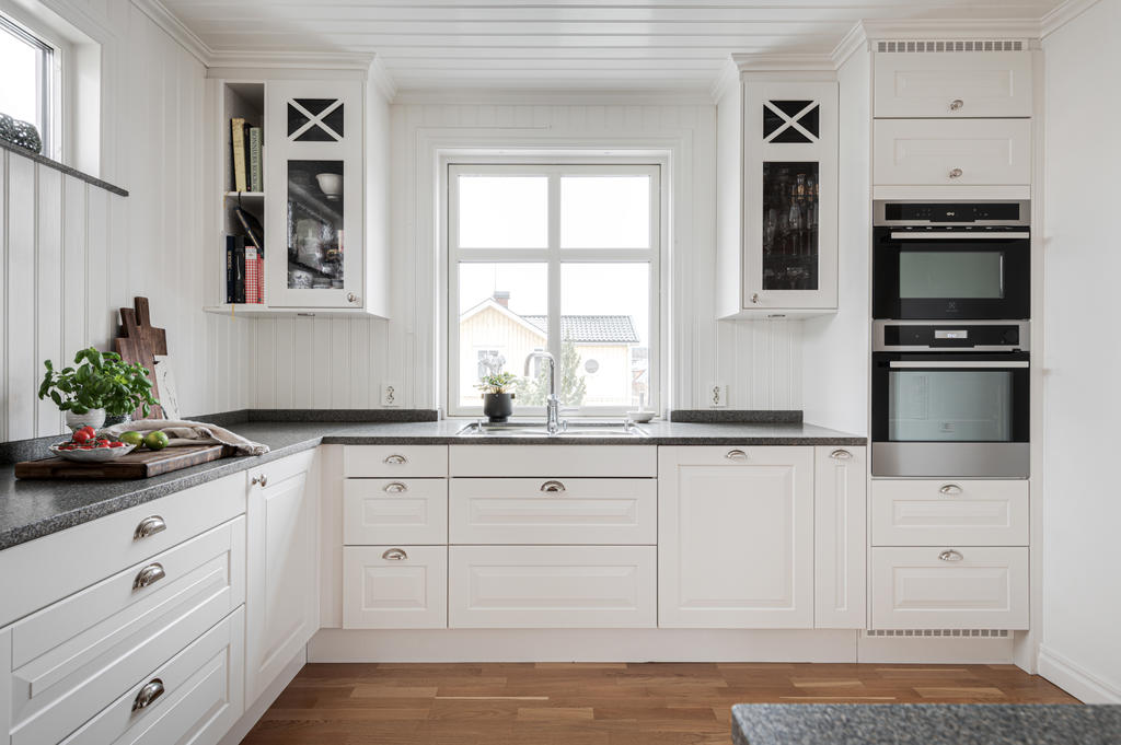 Stenbänkskiva i köket