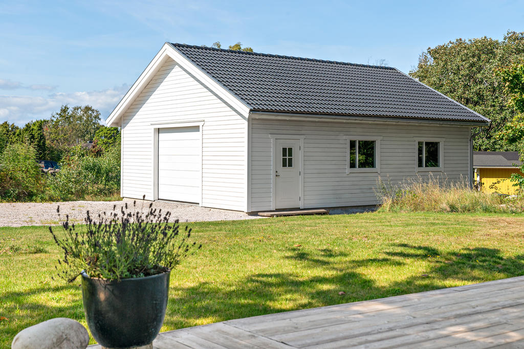 Garage. 80 kvm med god takhöjd