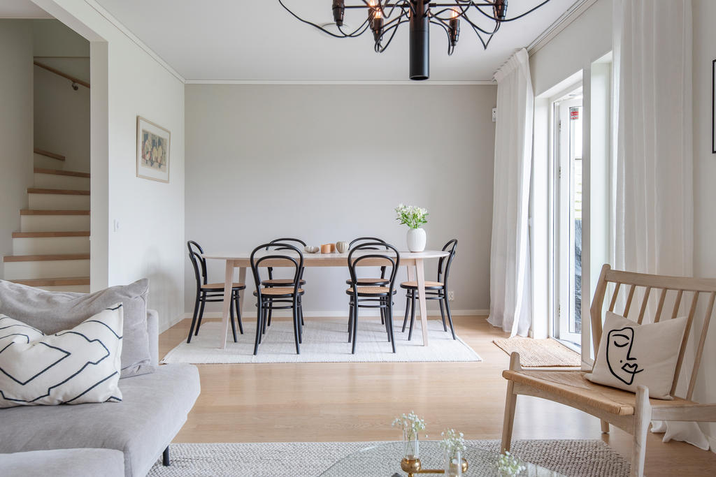 Ännu en matplats finns i vardagsrummet