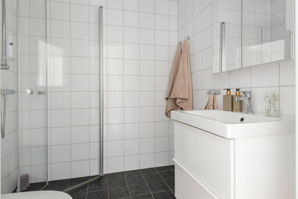 Helkaklad wc/dusch på ovanvåningen