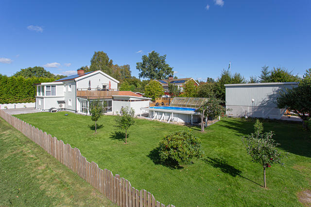 Valumsvägen 3, sommarbild